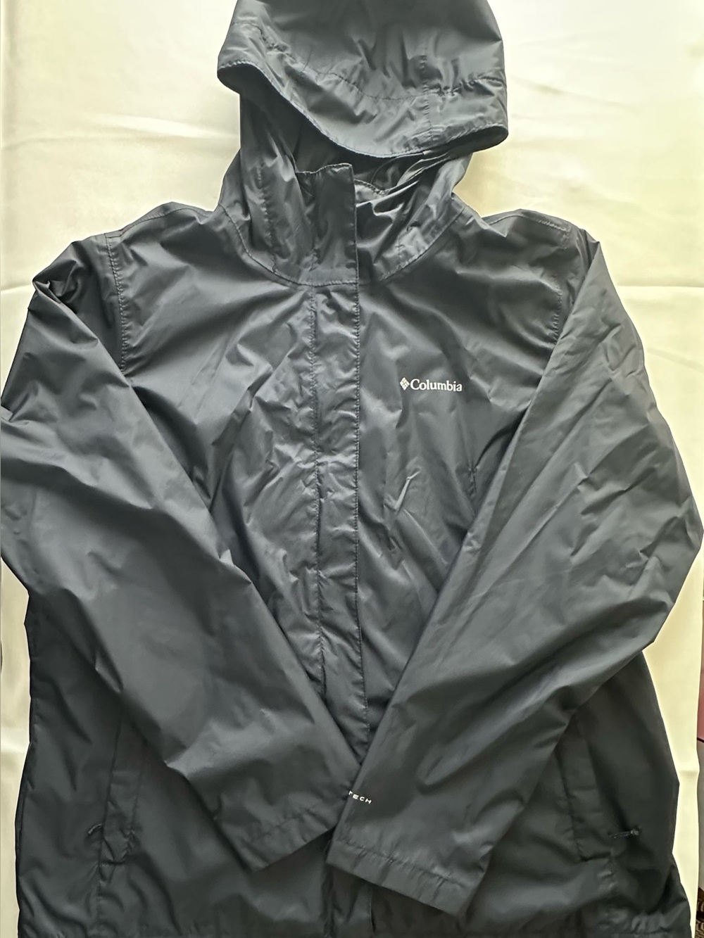 Columbia Women’s Hooded Black Raincoat
